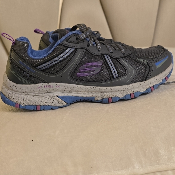 Skechers Black and Blue Women's Sneakers - Picture 15 of 16